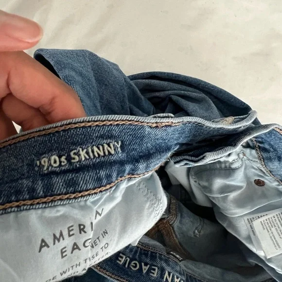 American Eagle Outfitters Stretch 90s Skinny - Picture 5 of 6